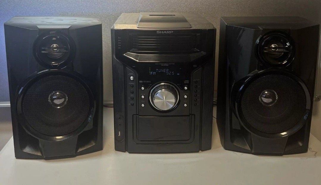 SHARP CD-DH950P 5-CD Changer/Cass/iPod/MP3, Tested/With Remote