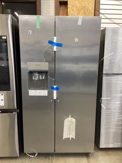Frigidaire 36 in 25.6 cu.ft. Standard Depth Side by Side Refrigerator with Ice Maker New Scratch and Dent