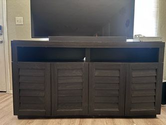4-door shutter/louvered TV stand