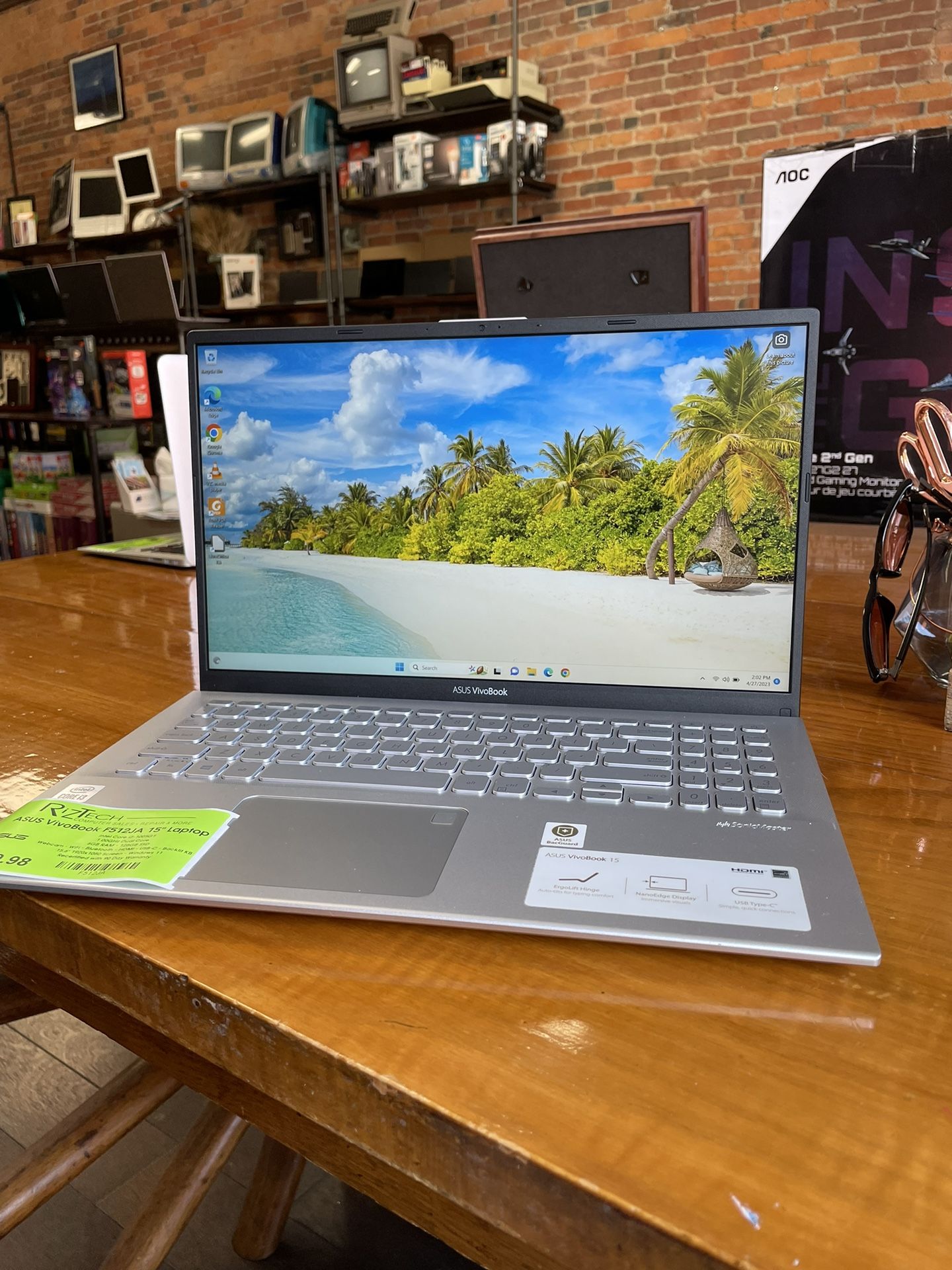 ASUS VivoBook F512JA 1.00GHz Dual Core 8GB RAM 128GB SSD 15.6" 1920x1080 Screen Windows 11