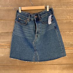 H&M denim blue skirt NWT Waist 14 inches Length 17 inches hips 17 inches C