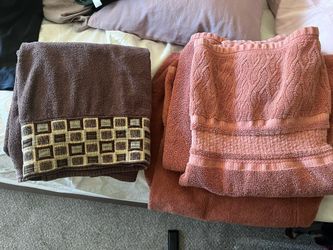 Moving Must Sell - Matching Bathroom Towels