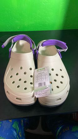 New beige Crocs size 10 men’s