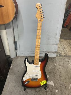 Left-Handed Fender Player Stratocaster – 3-Color Sunburst