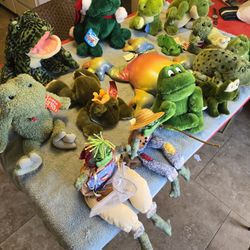 Vintage Frogs Plush Lot Price Is For All