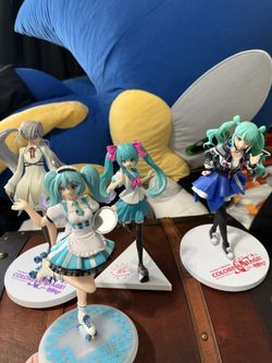 Hatsune Miku Figures - Set Of 4
