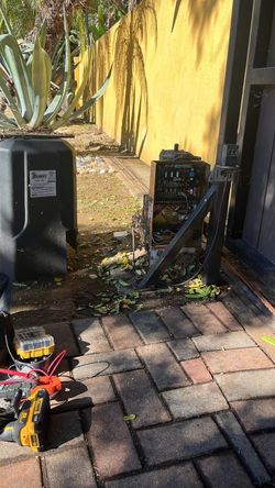 Electric gate stuck or not opening? Fast solution for motor, chain, and sensor issu