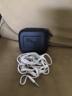 Selling my puma headphones never used them