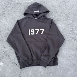 Essential Hoodie 1977 (Size: X-SMALL)