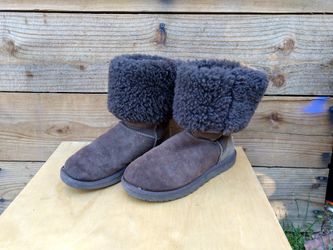 UGG dark chocolate woman's boots