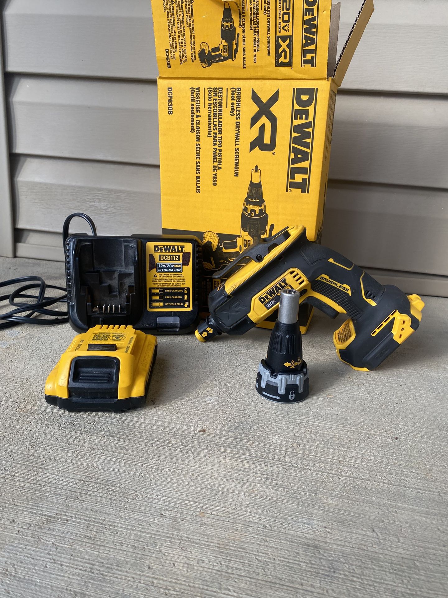 Dewalt Xr20 Volt Screws Gun