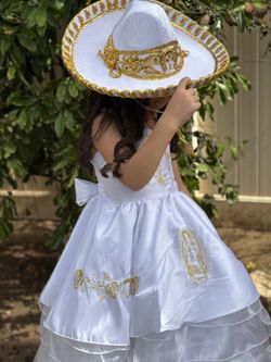Vestido Charro Blanco con bordado dorado