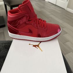 Women’s Jordan 1 University Red Size 7.5