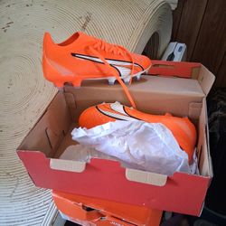 7.5 Puma Cleats
