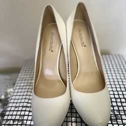 Beautiful High Heels Pumps Shoes In  Excellent LIKE NEW Condition. Worn ONCE  for one event!!  Made By Shoedazzle  Size 8