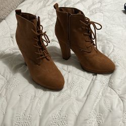 Woman Booties With Zipper And Laces