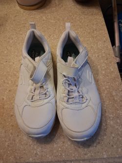 Skechers size 1