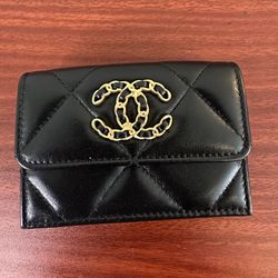 CHANEL Chanel 19 Small trifold Wallet