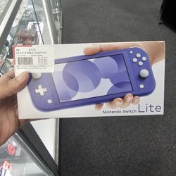 Nintendo Switch Lite. ASK FOR RYAN. #4(contact info removed)409-01