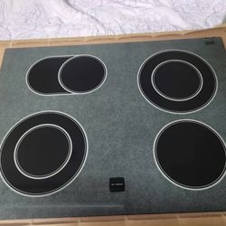 New Whirlpool Glass Cooktop 