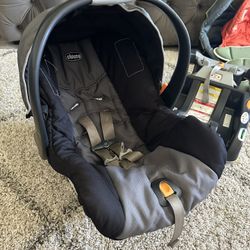 Chicco KeyFit 30 Infant Car Seat and Base With Extra Inserts