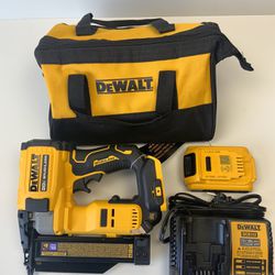 DEWALT DCN623D1 ATOMIC 20V MAX Lithium Ion Cordless 23 Gauge Pin Nailer Kit with 2.0Ah Battery and Charger