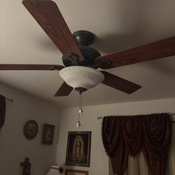 52” Hunter Ceiling Fan And Remote
