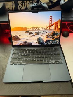Macbook M4 Air 16gb 512ssd with 50 days of apple care