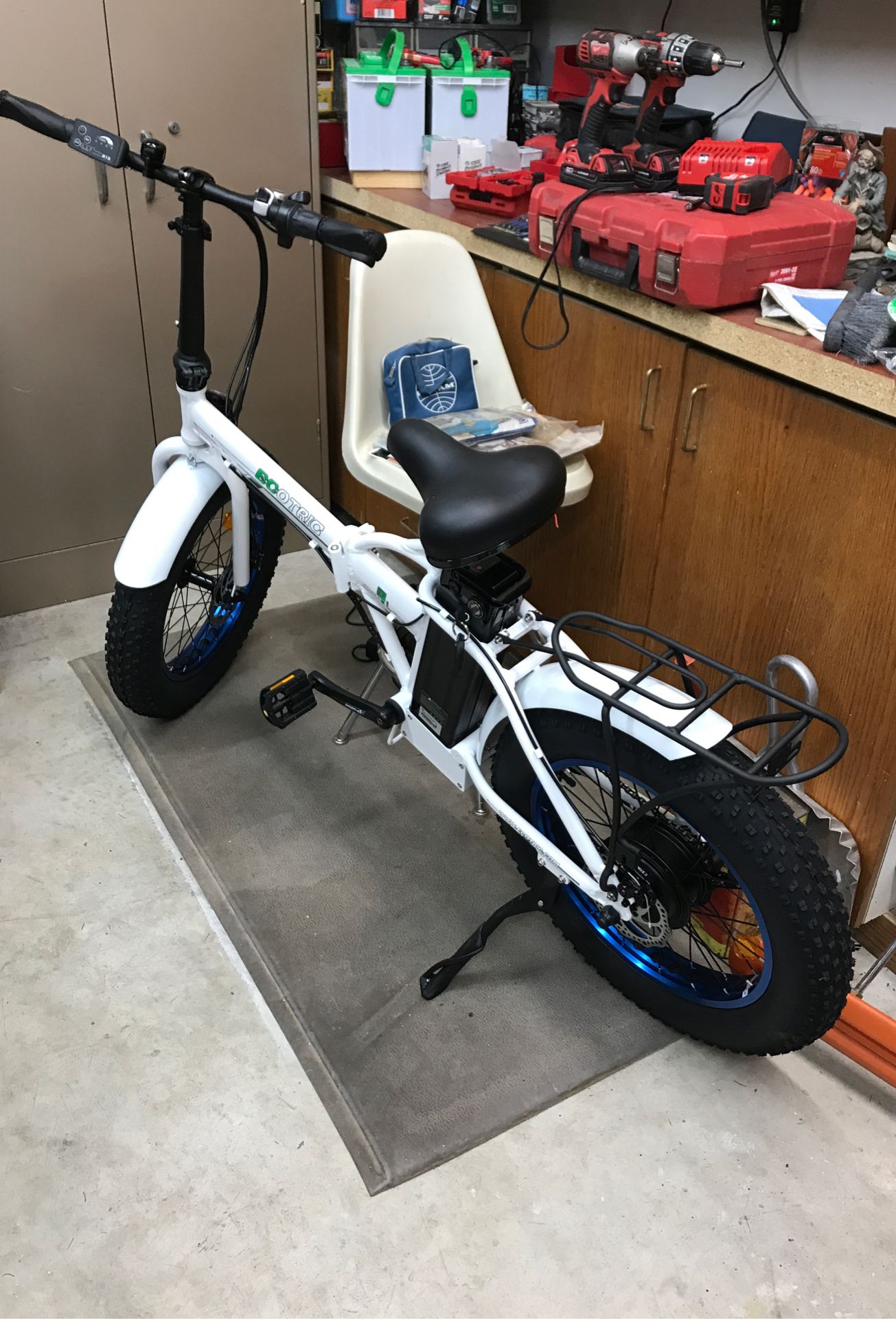 New ! 2-Folding E-bikes with racks.