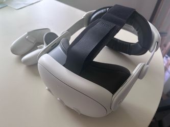 Quest 3 128GB w/ Controllers and Upgraded Head Strap