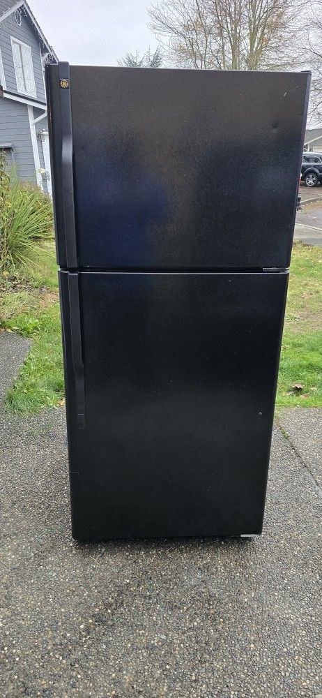 Ge Fridge Size 30w 30d 66h) I Can Help You With Free Delivery Within 10 Miles Distance