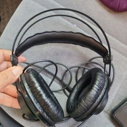 AKG K52 Over-ear Headphones