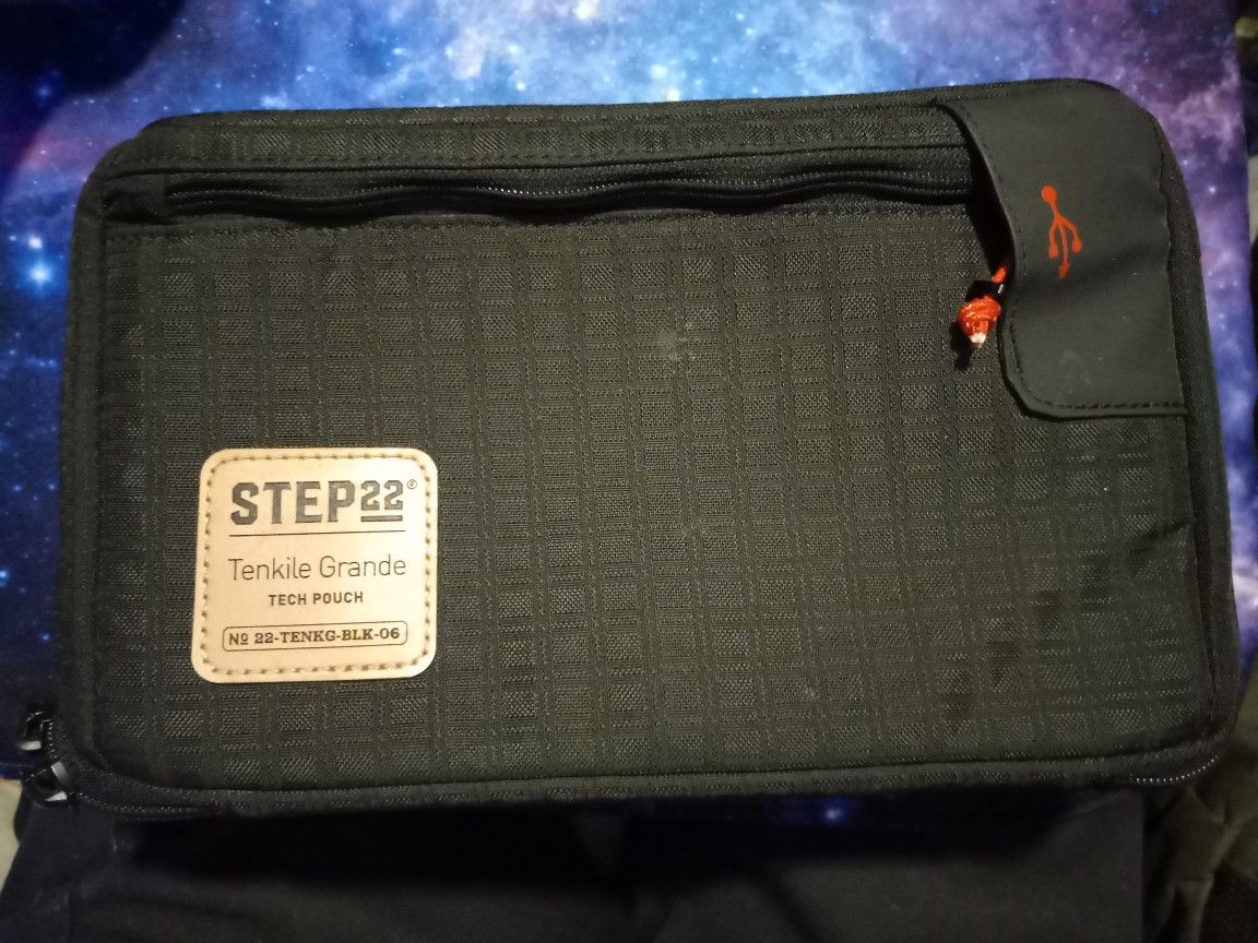 Step 22 Tech Bag