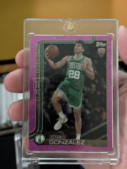 Topps NBA Pink Sparkle Hugo Gonzalez