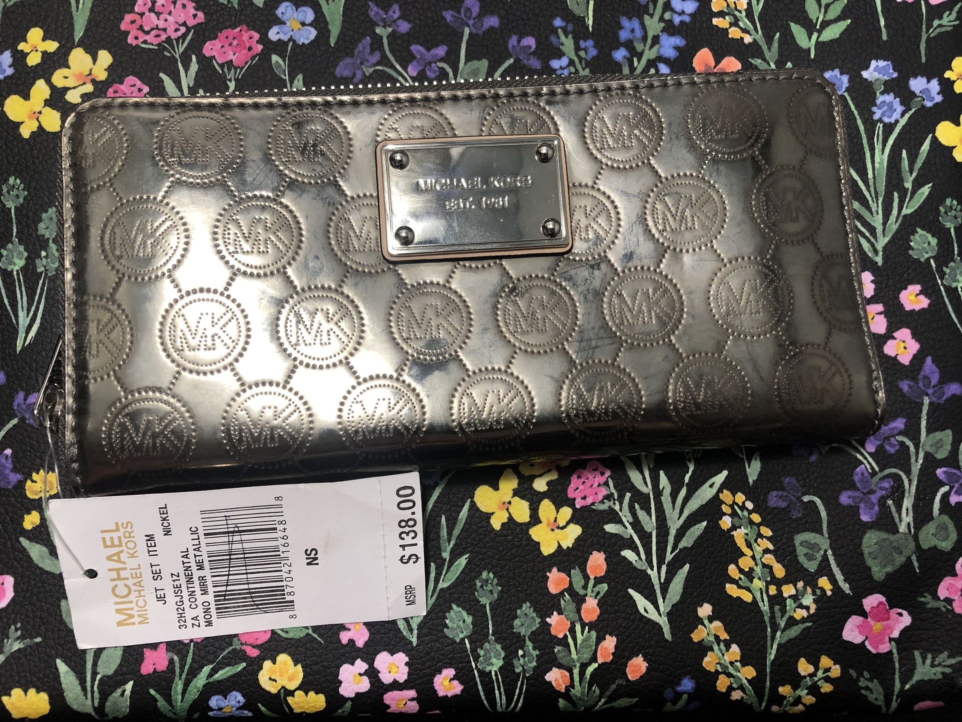 NEW WITH TAG MICHAEL KORS WALLET