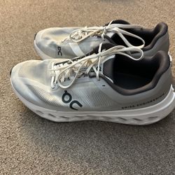 On cloud new Men’s 10.5 running Shoes 