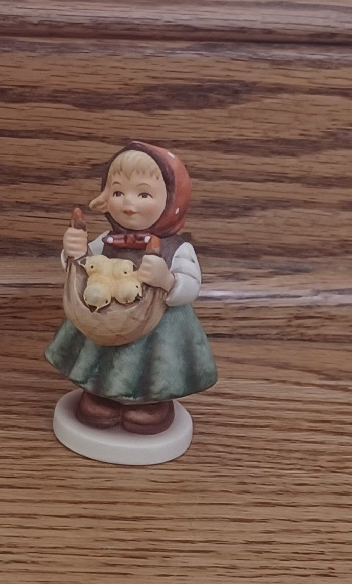 Goebel MJ Hummel Girl with Baby Chicks.1987, # 385