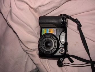 Nikon Coolpix 5400 Camera. 