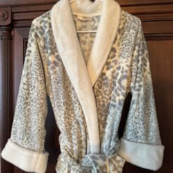 New Natori Ladies Size, Large, Beautiful Luxury Robe