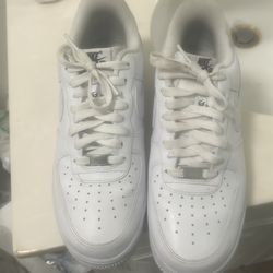 White air force black tag