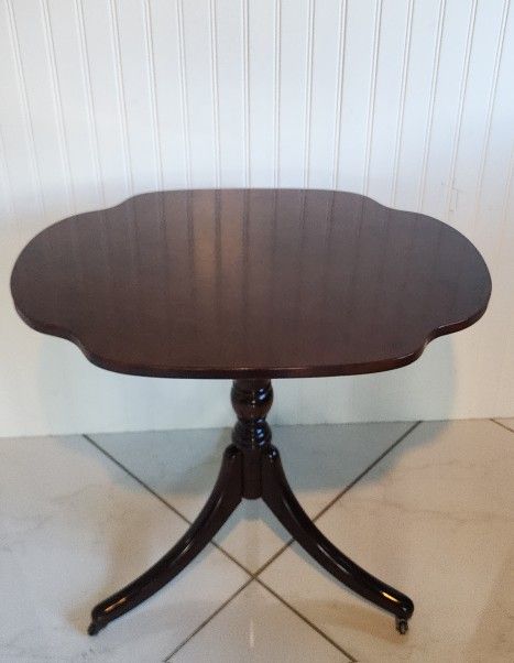 Vintage Bombay Company Pedestal Table On Casters