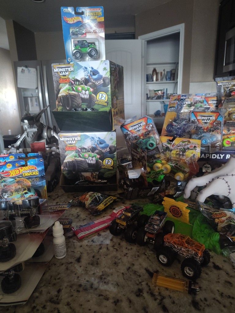 Monster Jam Spin Master Hot Wheels