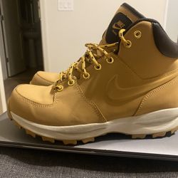 Nike Boots