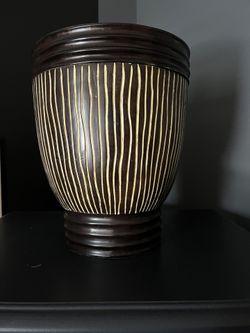 Large Ceramic Vase With Top