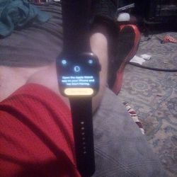 Apple Watch Series 4, 44mm In Perfect Working Condition $ 80  O.B.O