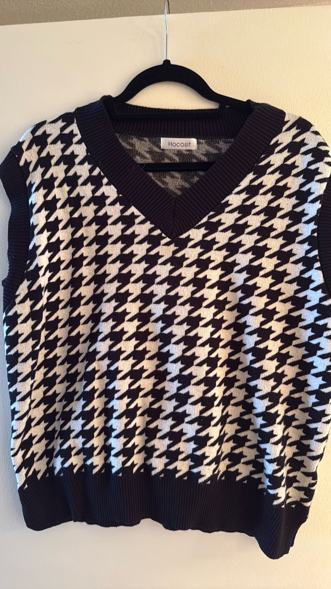 Houndstooth Sweatervest