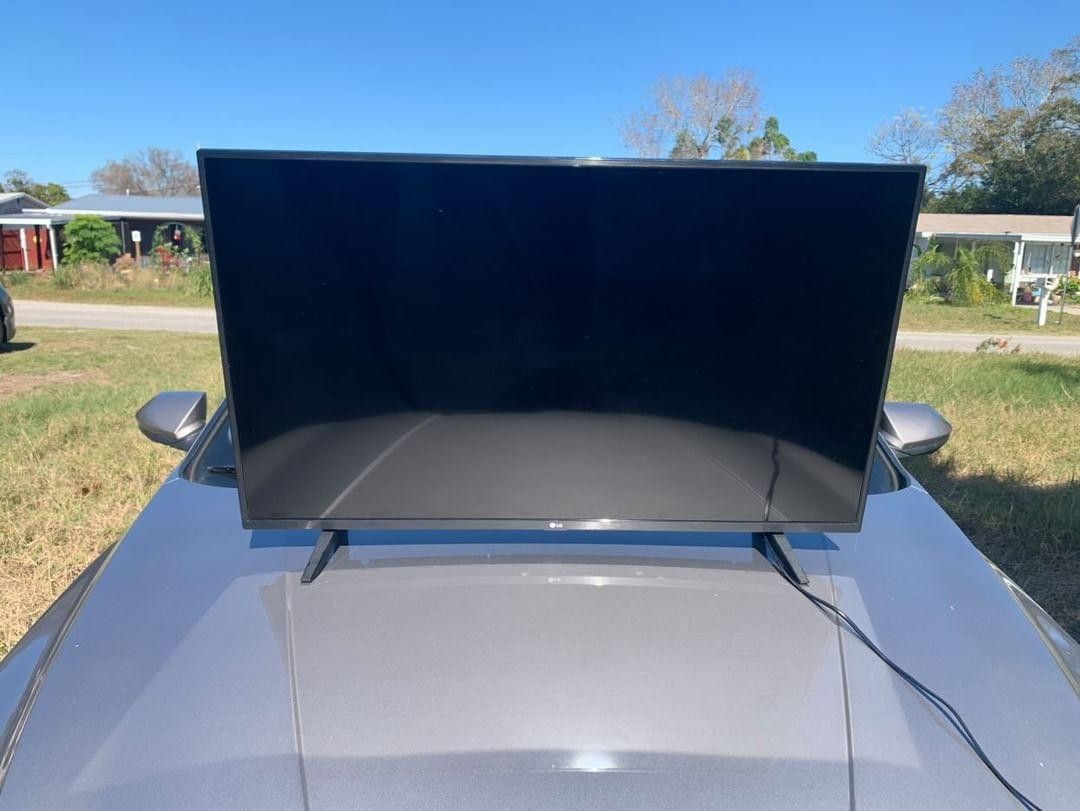 43” tv great condition, no issues