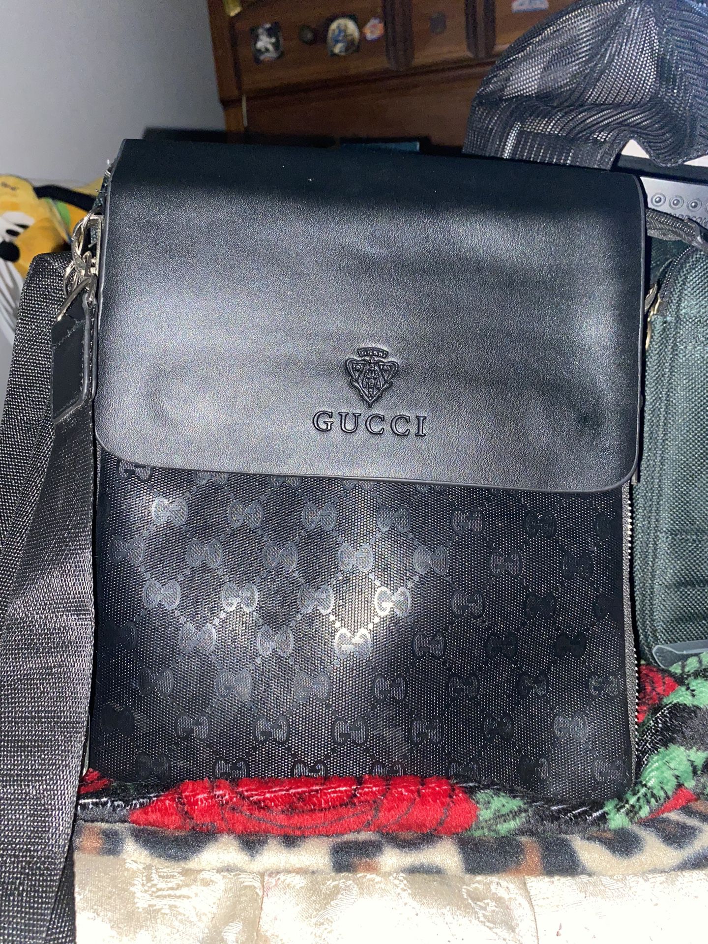 Gucci, Black, Messenger Bag.