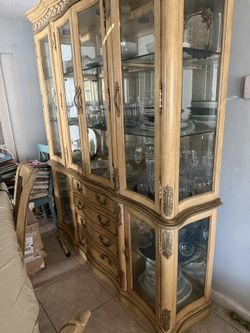 Traditional Solid Wood China Cabinet / Dining Room Hutch – Pickup Only