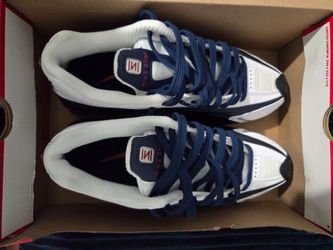 Nike Shox R4 Navy Red White Size 9.5 Mens w/ Box